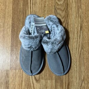 NWT SERRA WOMANS SLIPPERS